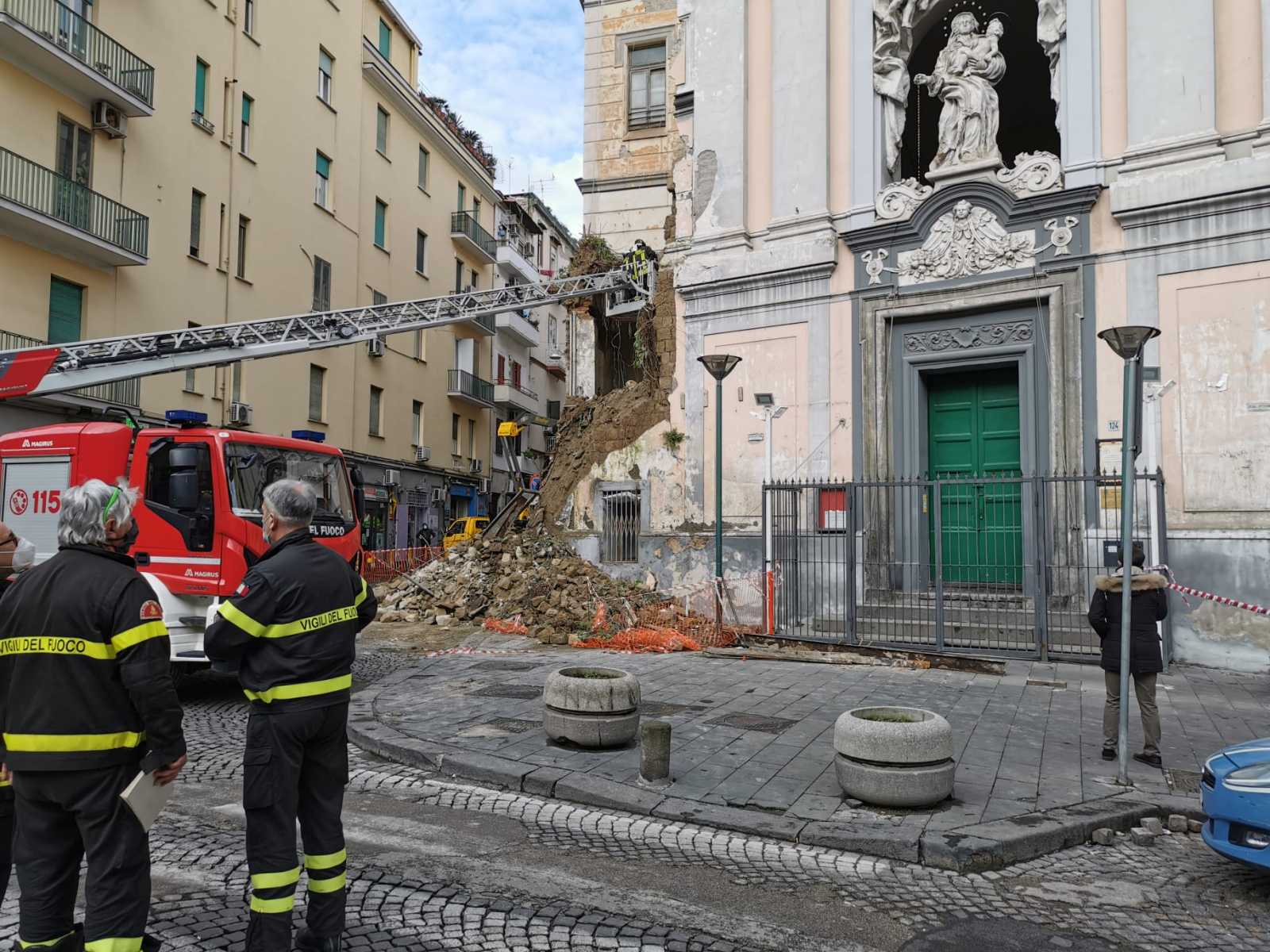 Crollo chiesa del Rosariello a Napoli