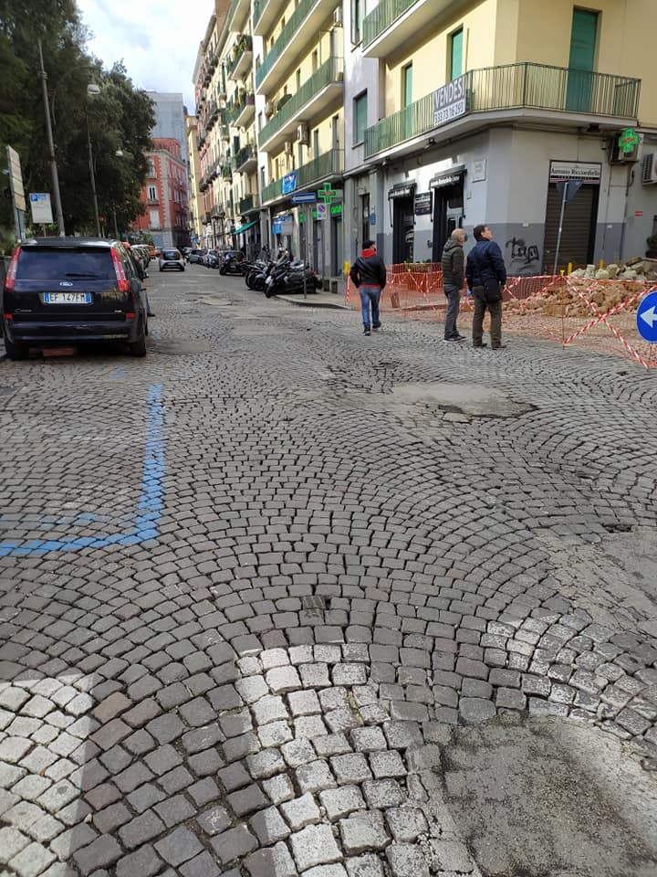Crollo palazzina e facciata chiesa del Rosariello