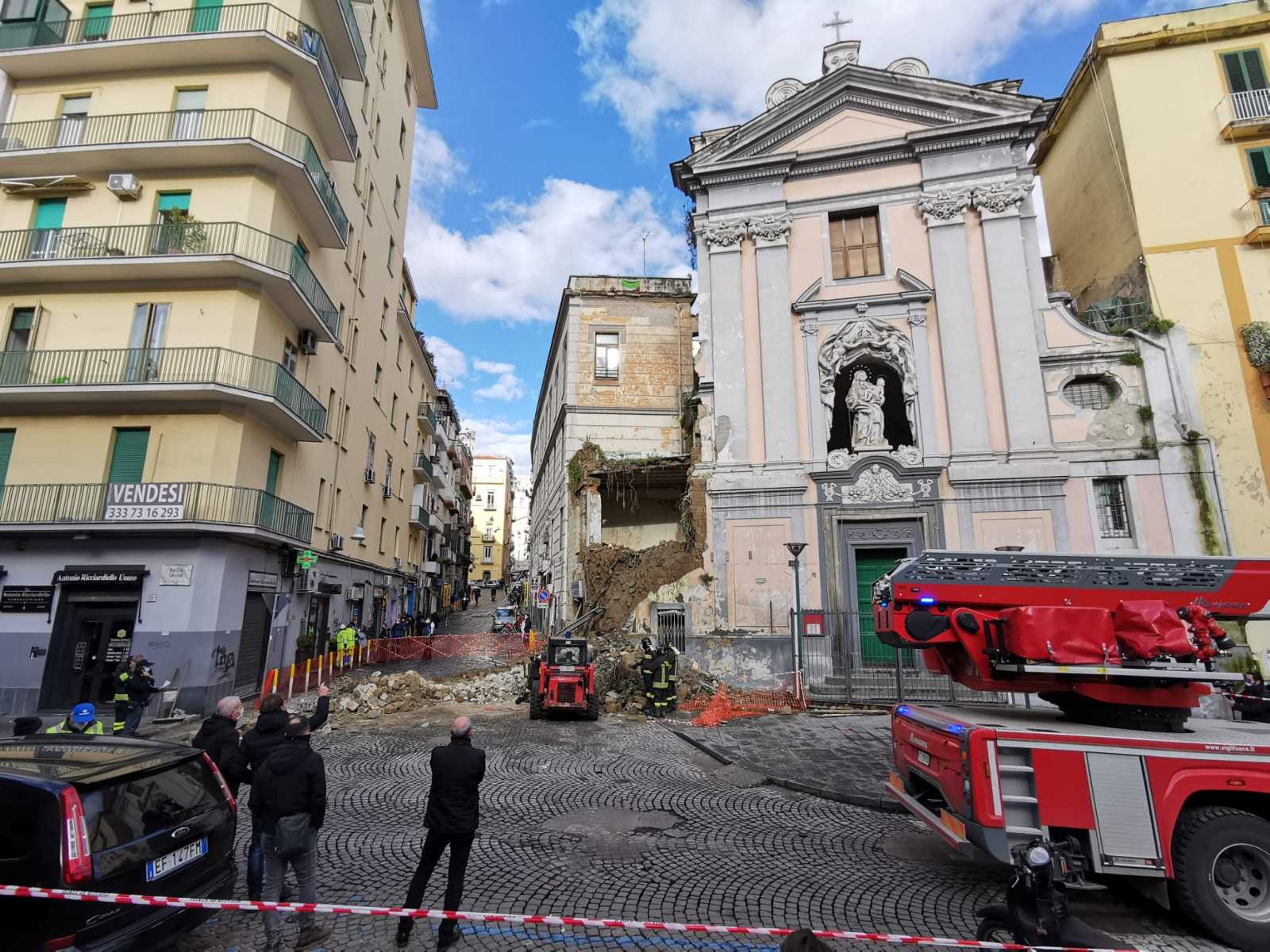 Prospetto crollato della Chiesa di Santa Maria del Rosario alle Pigne
